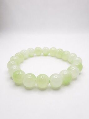 Pastel Green Beaded Stretch Bracelet | Jade Style Frosted Glass | Minimalist